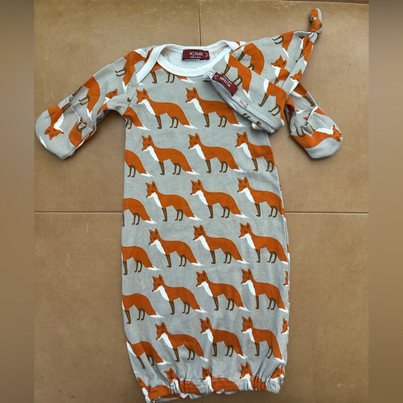 Milkbarn Other - 💛$15 FLASH SALE💛Milkbarn Organic Cotton Gown & Hat Set 0-3M